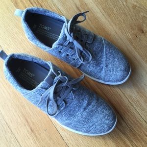 Toms sneakers